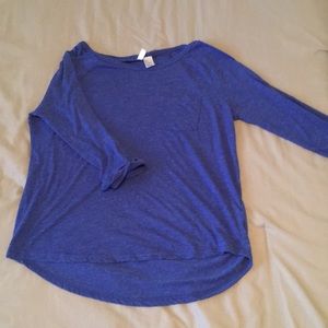 three quarter length sleeved shirt